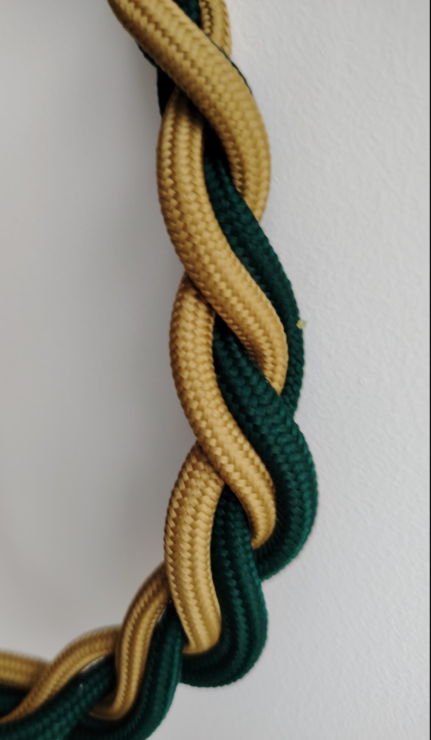 Collar trenzado