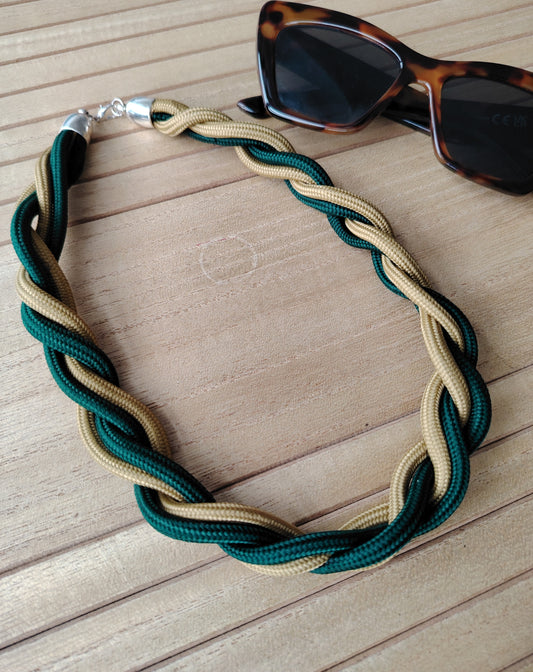 Collar trenzado