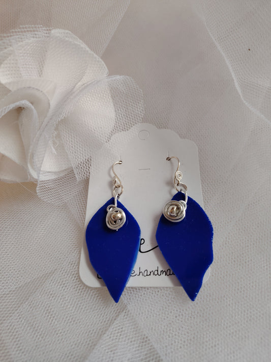 Aretes hojas azules