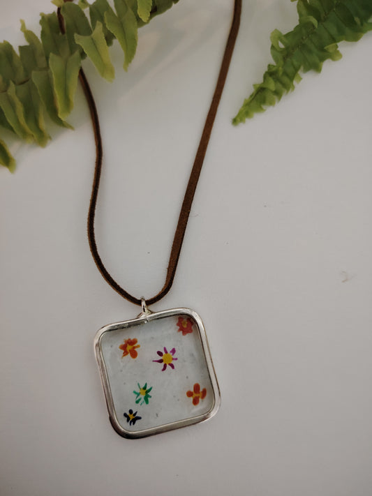 Collar floral.